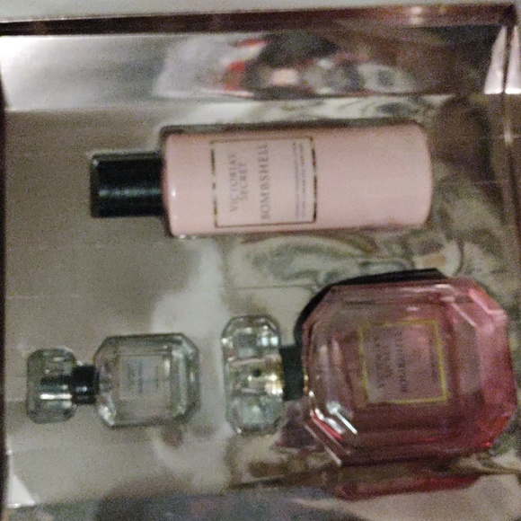 NWB Victoria Secret Bombshell Luxe Fragrance Gift Box 1.7oz perfume 3piece Set - Picture 3 of 7